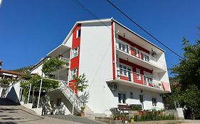 Nuni Apartments